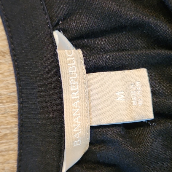 Banana Republic Black Sleeveless Tank Top - Picture 4 of 4